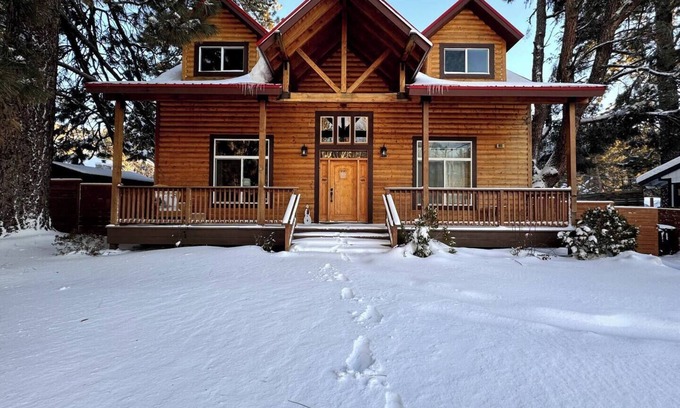 Wrightwood Cabina | Cozy Luxe Mountain Cabin Getaway