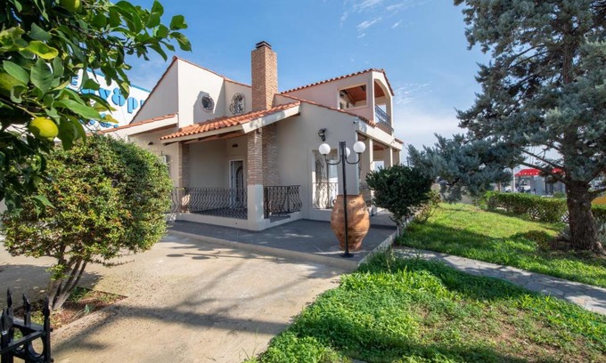 Gazi Casa | Cozy maisonette close to the city and the beach