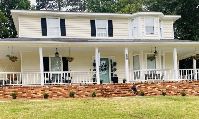 Martinez Casa | Cozy Masters Rental