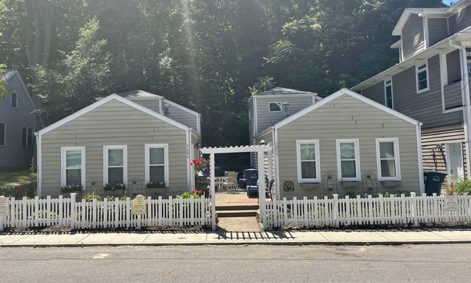 Michigan City Cabaña | Cozy Michigan City Cottage #1