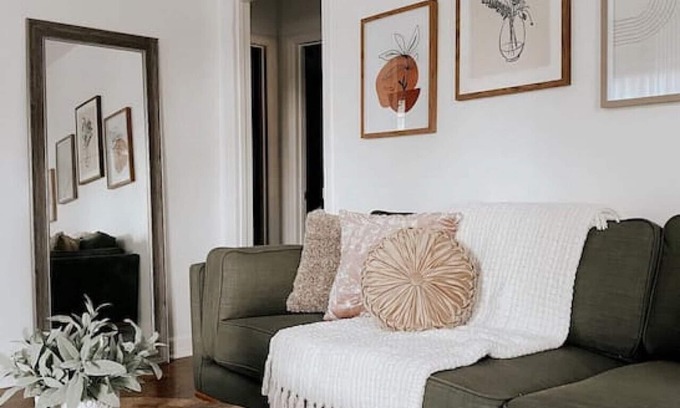 Wade Hampton Casa | Cozy Mid-Century Modern House, walk to Starbucks