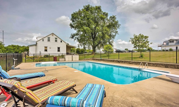 Berger Apartamento | Apacible granja Berger Apt. Con piscina-9 millas a Hermann