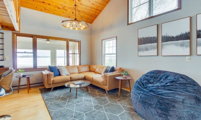 Puposky Cabina | Cozy Mod Cabin On Turtle Lake! No Pets Allowed