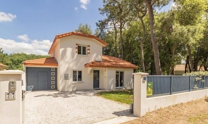 Saint-Brevin-les-Pins Cabaña | Casa contemporánea con jardín, cerca de la playa, ideal para familias, equipada con WiFi y garaje.