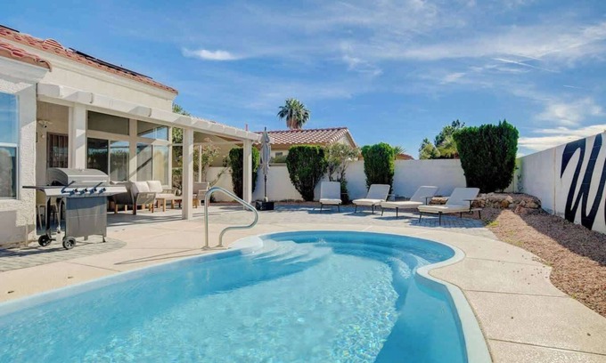 North Las Vegas Casa | Cozy Modern 3BR Desert Style Home - Pool Fun!
