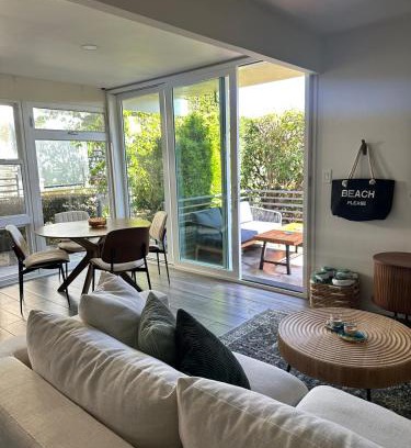 San Clemente Apartamento | Cozy Modern Beach Bungalow! Steps to the Beach!