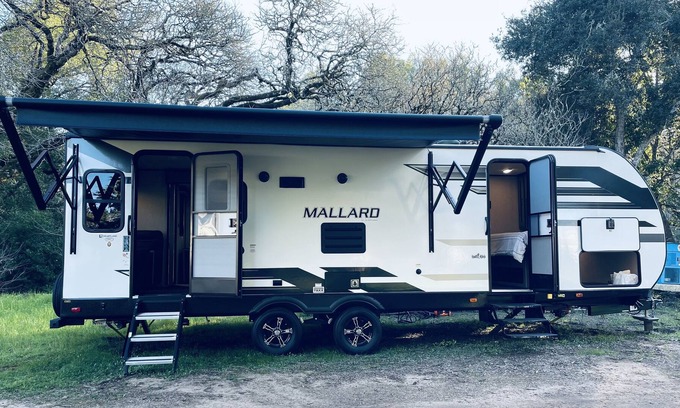 Soquel Casa | Cozy Modern Camping Trailer