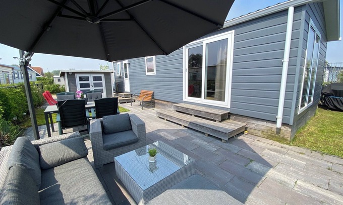 Renesse Chalet De Esquí | Cozy modern chalet close to the beach