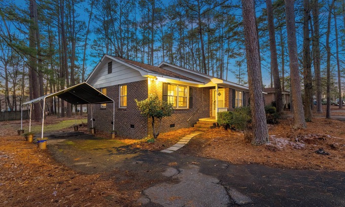 Drayton Casa | Cozy Modern Duplex Near Downtown Spartanburg