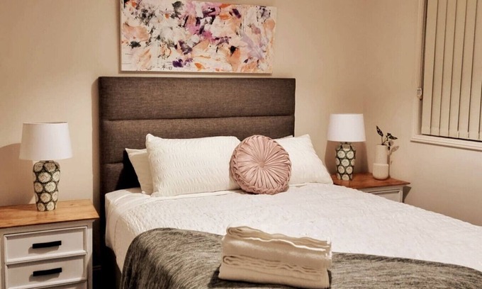 Worrigee Casa | Cozy Modern House in Worrigee 3mins walk to Shops