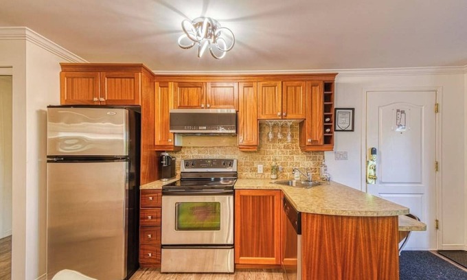 Piedmont Apartamento | Cozy& Modern Loft: the Heart of St Sauveur Village