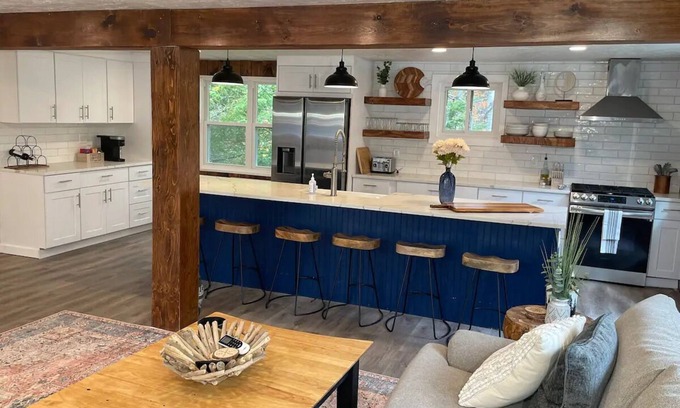 Killington Cabina | Cozy Modern Rustic Ski Lodge! 7BR - Sleeps 16