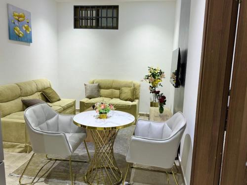 Bono East Region Apartamento | Cozy & Modern Stays