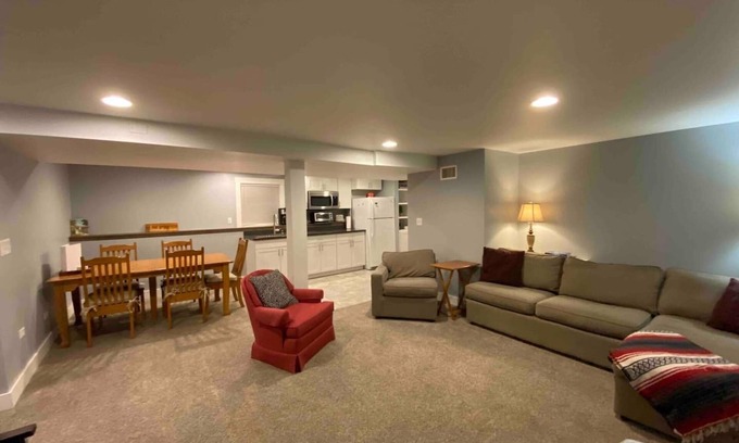 Oak Park Apartamento | Cozy modern unit w/ easy access to downtown Chi