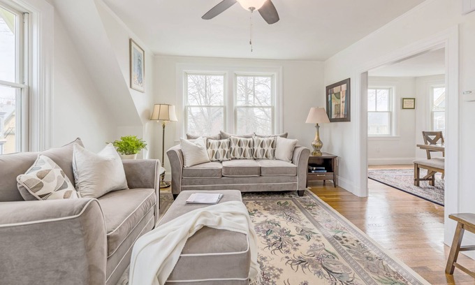 South Providence Apartamento | Cozy Modern Victorian Home - 10 mins to Downtown Providence
