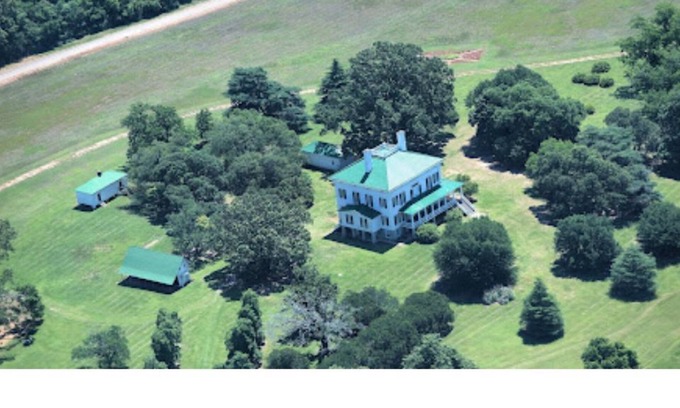 North Augusta Casa | Cozy modified A-frame home offers a