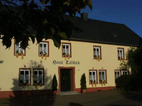 Morscheid-Riedenburg Apartamento | Cozy Morbach Getaway
