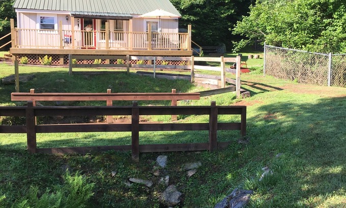Saluda Cabina | Cozy Mountain Cabin y Barn se escapan