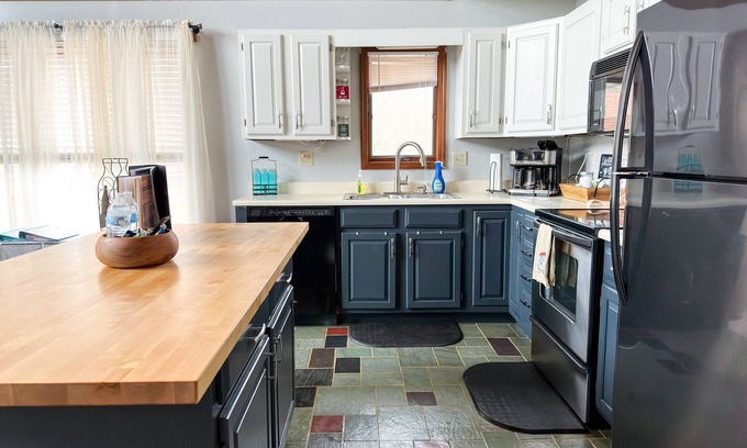 Canaan Valley Cabina | Cozy Mountain Cabin - Firepit & 5 min from Hiking!