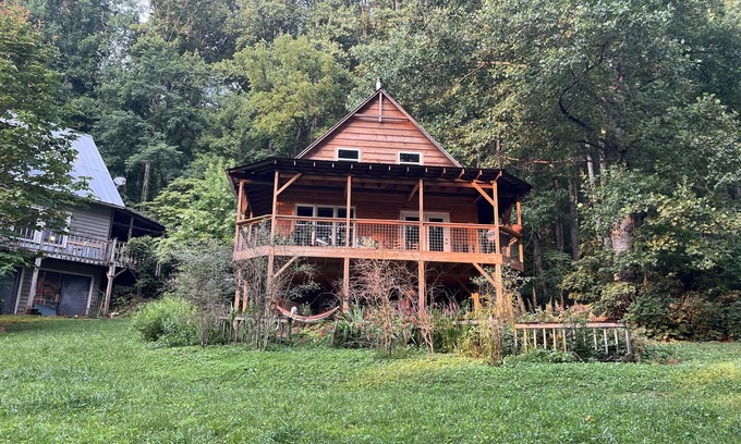 Sylva Cabaña | Cozy Mountain Cottage, Brand New Build!