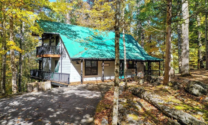 Townsend Casa | Cozy mountain home ! This home is elderly friendly. Has nature at your back door