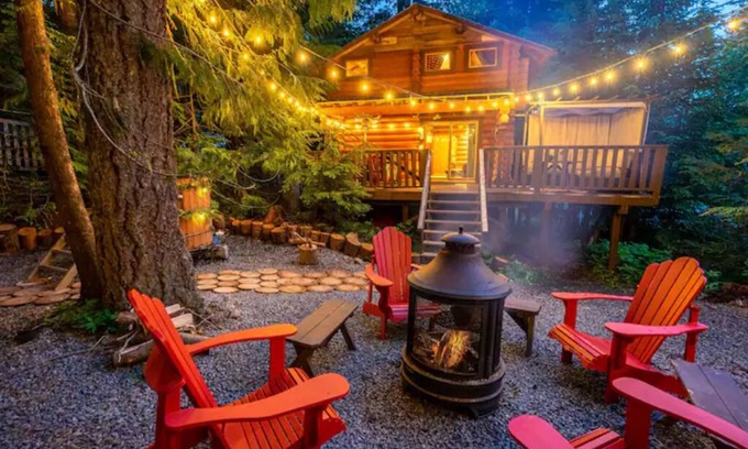 Sunshine Valley Cabina | Cozy Mountain Log Cabin w/ Cedar Tub and Sauna!