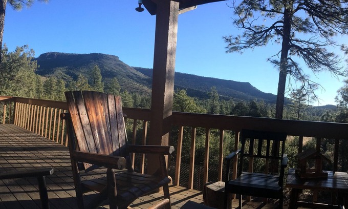 Pine Cabina | Family Friendly Log Cabin con vistas del borde de Mogollon