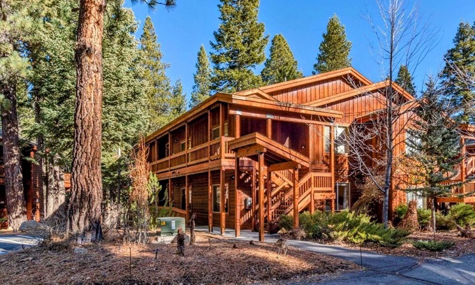 Truckee Condominio | Cozy mountain retreat in the heart of Tahoe Donner!