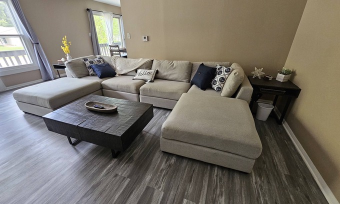 Two Rivers Apartamento | Cozy 2 story apartment on the river!