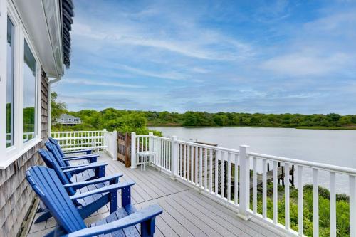 Narragansett Casa | Cozy Narragansett Cottage with Dock and Outdoor Shower