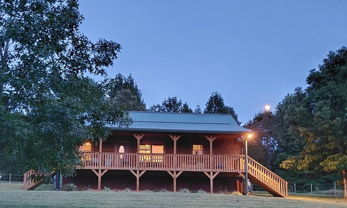 Union Mills Cabina | Cozy NC Cabin in quiet, gated community