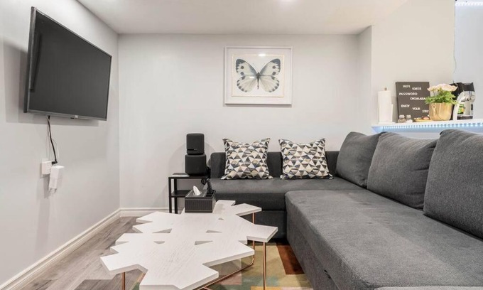 Hamilton Apartamento | Cozy nest basement unit
