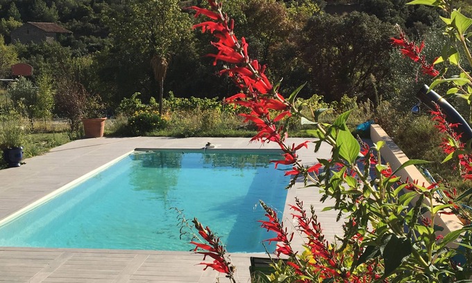 Berlou Casa | Nido acogedor en la propiedad atravesado por un hermoso arroyo, hermosa vista, orientada al sur