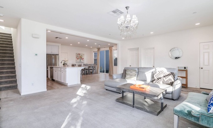 Ontario Casa | Cozy New 4Bedroom 4Bath home Chino 安靜小區4房4衛新房整租