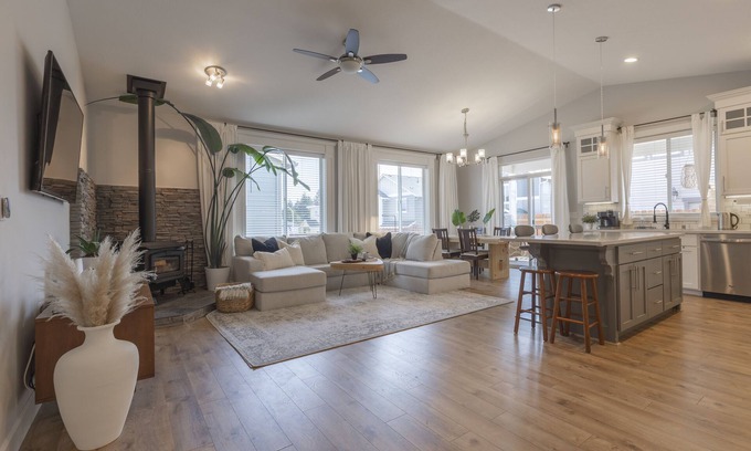 Vancouver Casa | Cozy new built home 10 minutes away from Portland