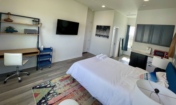 Austin Apartamento | Cozy, new, private guest suite in southeast Austin