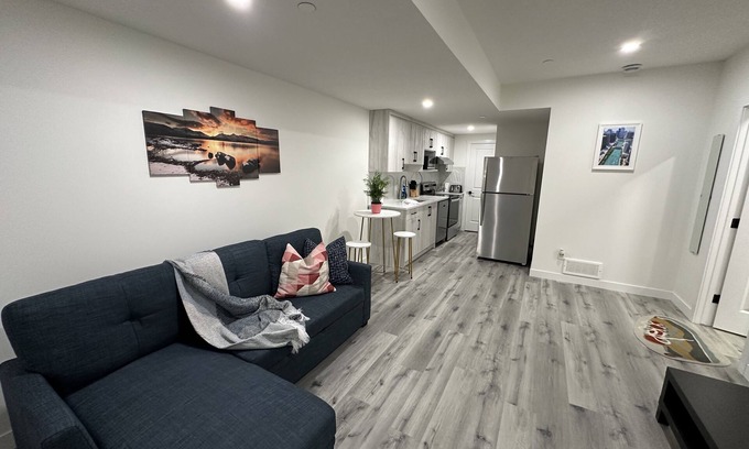 Calgary Casa | Cozy Newly Built Suite Close to Airport with Free Parking | Separate Entrance
