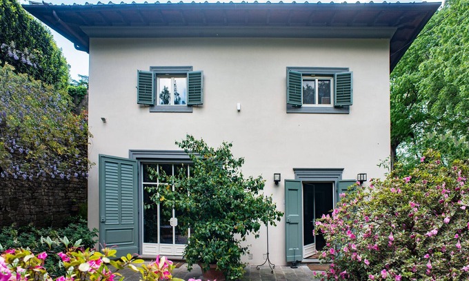 Oltrarno Villa | Acogedora villa de 4 hab recién renovada con jardín en Florencia, excelente ubicación céntrica