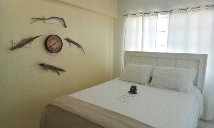 Winding Bay Apartamento | Cozy Nook Studio apartment in Perfect Getaway Tarpum Bay with AC, WiFi & kitchen