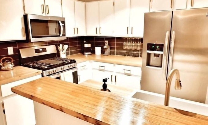 Wells Branch Casa | Cozy North Austin Bungalow near The Domain, Pet-friendly!