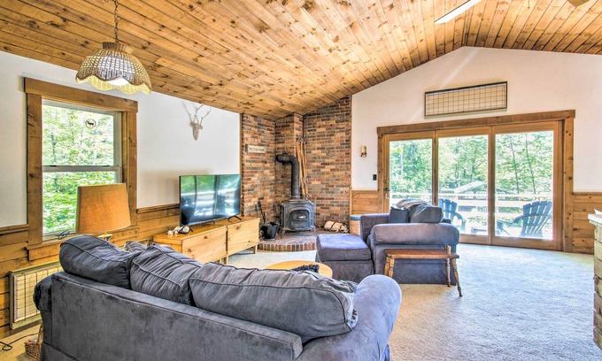 Cranmore Birches Casa | Cozy North Conway Home: Walk to Slopes & Dtwn