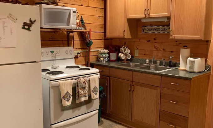 Columbia Cabina | Cozy North Woods Log Cabin
