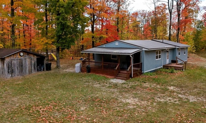 Mancelona Cabaña | Cozy northern Michigan cottage. 10 min to Torch Lake.