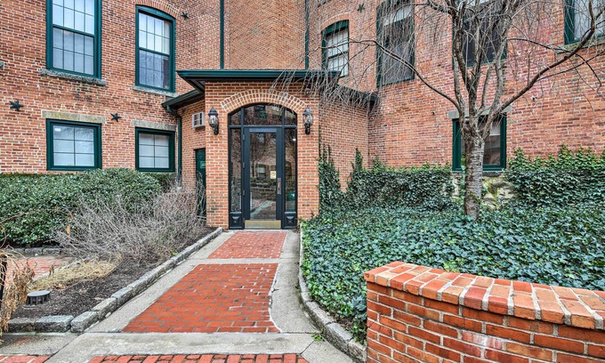 Norwalk Apartamento | Cozy Norwalk Studio ~ 3 Mi to Beach!