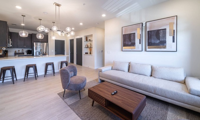 North Charlotte Condominio | Cozy Oasis in NoDa: Near Uptown & Vibrant Dining