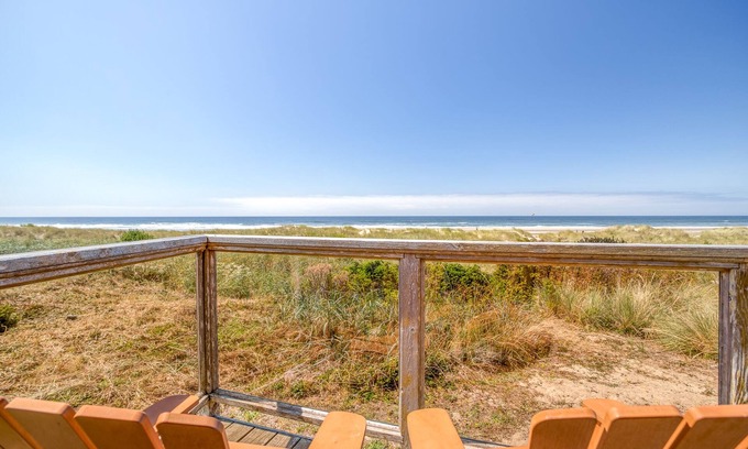 Bayshore Casa | Cozy Oceanfront Home with Wrap Around Windows! Beach access on the property!