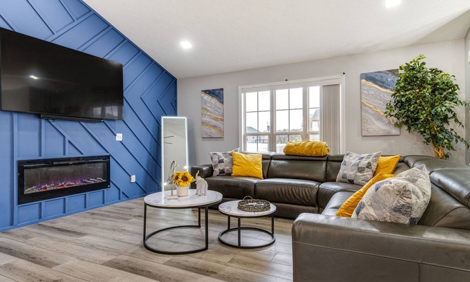 Westwood Casa | Cozy Ohio Home - Deck, Arcade Games & Near Golfing