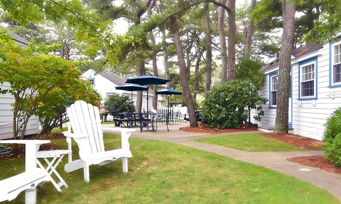 Ocean Park Cabaña | Cozy one bedroom cottage, 50 feet from the beach in OOB.