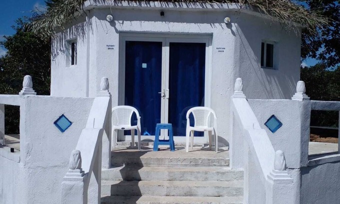 Alta Vista Cama Y Desayuno | Cozy one bedroom, air conditioned, WiFi and pool.