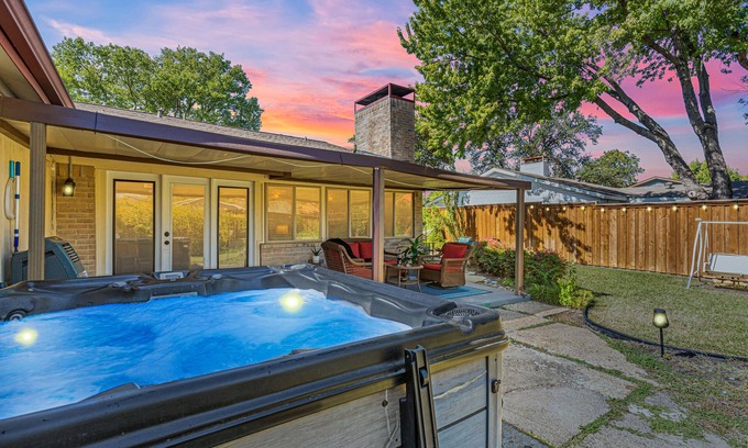 Plano Casa | Cozy Paradise w/ Hot Tub, Game Room, & King Beds